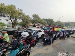 Ada Macet Jl Maruga Imbas Peninggian Jalan Depan City Gallery Tangsel