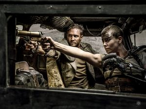 Sinopsis Mad Max: Fury Road, Kisah Perebutan Sumber Daya di Dunia Distopia Sinopsis Mad Max: Fury Road, Kisah Perebutan Sumber Daya di Dunia Distopia