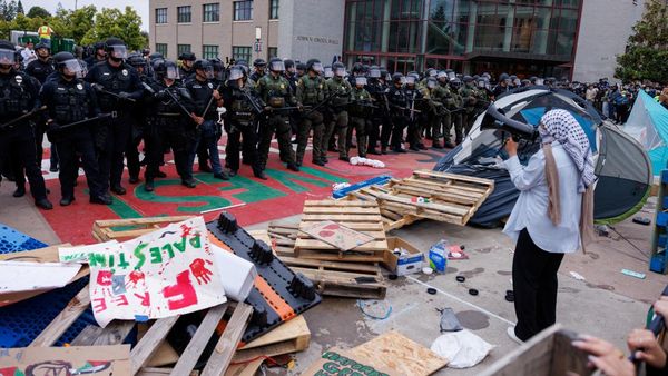 Aksi Mahasiswa Geruduk Universitas Californa Protes Perang di Gaza