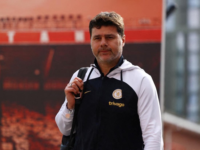 FILE PHOTO: Soccer Football - Premier League - Nottingham Forest v Chelsea - The City Ground, Nottingham, Britain - May 11, 2024 Chelsea manager Mauricio Pochettino arrives at the stadium before the match REUTERS/Molly Darlington EDITORIAL USE ONLY. NO USE WITH UNAUTHORIZED AUDIO, VIDEO, DATA, FIXTURE LISTS, CLUB/LEAGUE LOGOS OR 'LIVE' SERVICES. ONLINE IN-MATCH USE LIMITED TO 120 IMAGES, NO VIDEO EMULATION. NO USE IN BETTING, GAMES OR SINGLE CLUB/LEAGUE/PLAYER PUBLICATIONS. PLEASE CONTACT YOUR ACCOUNT REPRESENTATIVE FOR FURTHER DETAILS../File Photo