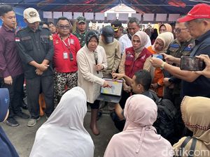 Upaya Kemensos Tangani Banjir Sumbar: Siapkan Posko 24 Jam-Pasang Rambu Upaya Kemensos Tangani Banjir Sumbar: Siapkan Posko 24 Jam-Pasang Rambu