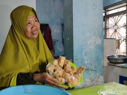Nabung Sehari Rp 25.000, Pedagang Tahu Bakso Klaten Naik Haji Tahun Ini