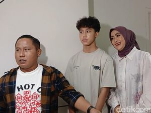 Narji dan Istri Tanggapi Soal Anaknya yang Jadi Sorotan Saat Wisuda Narji dan Istri Tanggapi Soal Anaknya yang Jadi Sorotan Saat Wisuda