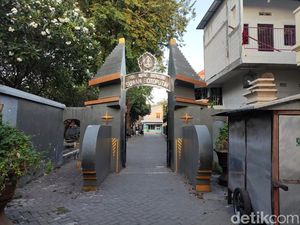 Tradisi Ruwah Ngaturi Keturunan Pangeran Lanang Dangiran di Sentono Botoputih Tradisi Ruwah Ngaturi Keturunan Pangeran Lanang Dangiran di Sentono Botoputih
