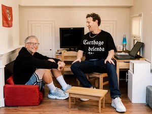 Gaya Bill Gates Pakai Hartanya yang Capai Rp 2.591 T Gaya Bill Gates Pakai Hartanya yang Capai Rp 2.591 T