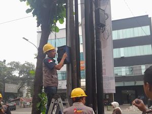 PLN Putus Aliran Listrik Pedagang Martabak di Medan PLN Putus Aliran Listrik Pedagang Martabak di Medan
