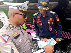 Terjaring Razia di Bogor, Sejumlah Bus Kena Tilang karena Kir Mati Terjaring Razia di Bogor, Sejumlah Bus Kena Tilang karena Kir Mati
