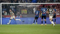 Vlahovic menjadi penentu kemenangan Juventus berkat golnya di awal babak pertama.  