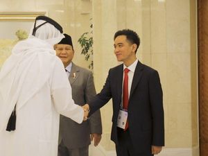 Emir Qatar Sapa Gibran yang Dikenalkan Prabowo: Masyaallah, Hes So Young Emir Qatar Sapa Gibran yang Dikenalkan Prabowo: Masyaallah, Hes So Young