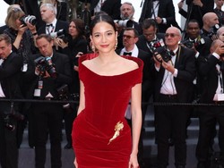 Gaya Elegan Putri Marino Pakai Gaun Merah di Cannes Film Festival 2024
