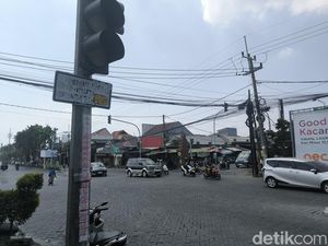 Respon Dishub Gresik Saat Rambu Lalu Lintas Jadi Sasaran Vandalisme Respon Dishub Gresik Saat Rambu Lalu Lintas Jadi Sasaran Vandalisme