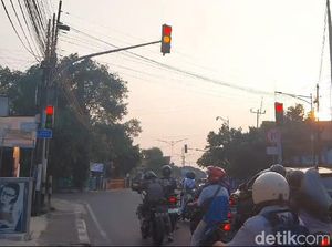 Lampu Merah di Perempatan Abok Ngaco, Banyak Pengendara Terkecoh