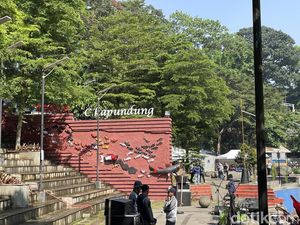 Asyik... Teras Cikapundung Hidup Lagi