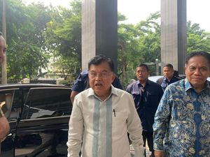 JK Tiba di PN Jakpus, Jadi Saksi Sidang Karen Agustiawan JK Tiba di PN Jakpus, Jadi Saksi Sidang Karen Agustiawan