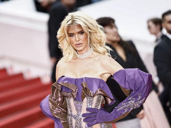 Foto: Artis Swedia Tampil Riskan Tanpa Underwear di Red Carpet Cannes 2024