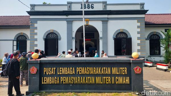 Napak Tilas ke Bangunan Bersejarah Cimahi Lewat Walking Tour Heritage