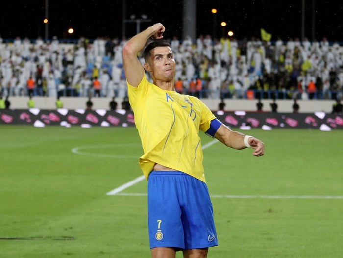 FILE PHOTO: Soccer Football - Saudi Pro League - Al Okhdood v Al Nassr - Prince Hathloul Sports City Stadium, Najran, Saudi Arabia - May 9, 2024 Al Nassr's Cristiano Ronaldo celebrates after the match REUTERS/Stringer/File Photo