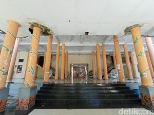 Kondisi Miris Gedung Kesenian Cirebon Kondisi Miris Gedung Kesenian Cirebon