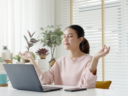 Mau Bikin Hidup Lebih Tenang? Yuk, Terapin 3 Cara Stoikisme Ini!