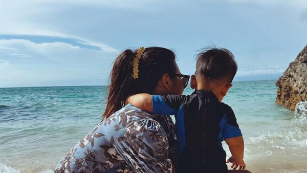 Potret Indah Permatasari Bareng Anak yang Wajahnya Kini Sudah Tak Ditutupi