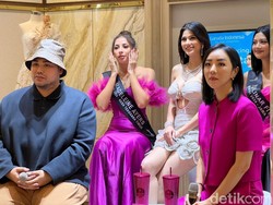 Ivan Gunawan Beri Edukasi Finalis Miss Mega Bintang Tentang Berlian