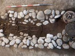 Penemuan Kuburan Kuno Pra-Romawi di Napoli, Ada Harta Karun Barang Mewah