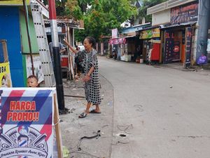 Tiang Telekomunikasi Manuruki 2 di Makassar Sering Bikin Celaka Dipindahkan Tiang Telekomunikasi Manuruki 2 di Makassar Sering Bikin Celaka Dipindahkan