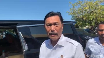 Luhut Buka Suara soal Rencana Pembatasan Beli BBM Subsidi