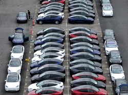 Ratusan Ribu Mobil Listrik China Menumpuk di Pelabuhan Eropa, Penjualan Melambat