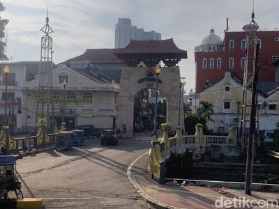 Pasar Baru Kini Jadi Tempat Hits untuk Thrifting hingga Kulineran