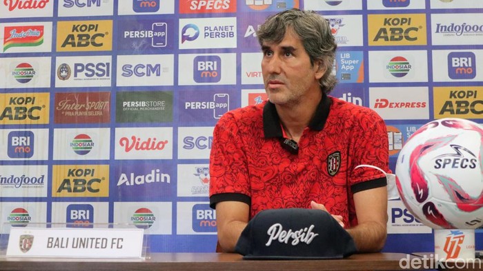Pelatih Bali United Stefano Cugurra