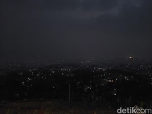 Malam Indah Bertabur Cahaya di Cartil Bandung Malam Indah Bertabur Cahaya di Cartil Bandung
