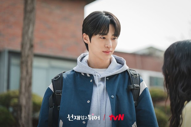 Potret karakter Ryu Sun Jae dalam drama 'Lovely Runner'/ Foto: instagram.com/tvn_drama Potret karakter Ryu Sun Jae dalam drama 'Lovely Runner'