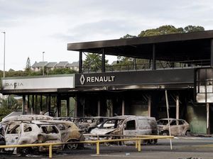 Potret Mencekam Saat Kerusuhan Pecah di Kaledonia Baru