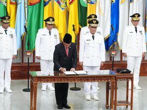 Mendagri ke 5 Pj Gubernur Baru: Saya Doakan Jadi Pimpinan Masa Mendatang Mendagri ke 5 Pj Gubernur Baru: Saya Doakan Jadi Pimpinan Masa Mendatang
