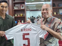 Rizky Ridho Dapat Bonus dari UM Surabaya