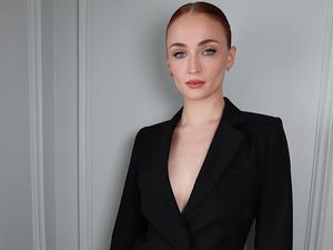 Heboh Sophie Turner Jadi Lara Croft Baru Heboh Sophie Turner Jadi Lara Croft Baru