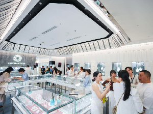 Menghadirkan Kemewahan yang Abadi, Luxmatters Rayakan Anniversary Ke-8