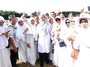 Bupati Ipuk minta Calon Jemaah Haji Doakan yang Terbaik untuk Banyuwangi Bupati Ipuk minta Calon Jemaah Haji Doakan yang Terbaik untuk Banyuwangi