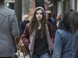 Sinopsis Term Life, Film Hailee Steinfeld di Bioskop Trans TV Hari Ini