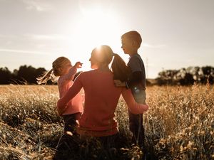 Benarkah Kecerdasan Anak Diturunkan dari Ibu? Begini Kata Ilmuwan Benarkah Kecerdasan Anak Diturunkan dari Ibu? Begini Kata Ilmuwan