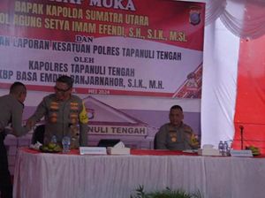 Hadiah Umroh Kapolda Sumut untuk Kapolsek Barus yang Berani Tolak Setoran Judi Hadiah Umroh Kapolda Sumut untuk Kapolsek Barus yang Berani Tolak Setoran Judi