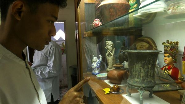 Melihat Barang Peninggalan Kerajaan Blambangan di Banyuwangi