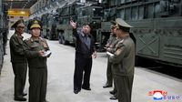 Momen Kim Jong Un Pantau Sistem Senjata Rudal Terbaru Korut