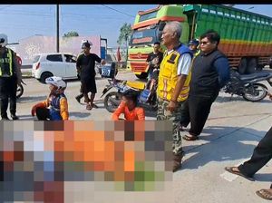 Pemotor Tewas Tabrak Truk Ganti Ban di Bypass Mojokerto