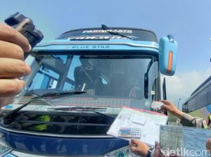Polisi Tilang Bus Berklakson Telolet di Garut Polisi Tilang Bus Berklakson Telolet di Garut