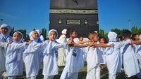 Potret Anak-anak Antusias Ikut Pendidikan Manasik Haji