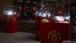 Legenda MU Ryan Giggs Sapa Penggemar di Jakarta