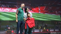 Selepas peluncuran, Giggs melakukan sesi tanya jawab dengan media, kemudian dilanjutkan dengan momen interaksi secara langsung dengan fans.