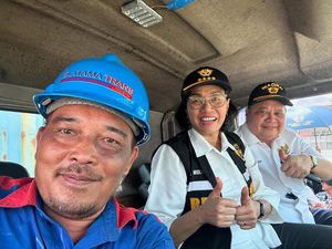 Saat Sri Mulyani-Airlangga Naik Truk, Lepas Kontainer Barang Impor di Priok Saat Sri Mulyani-Airlangga Naik Truk, Lepas Kontainer Barang Impor di Priok